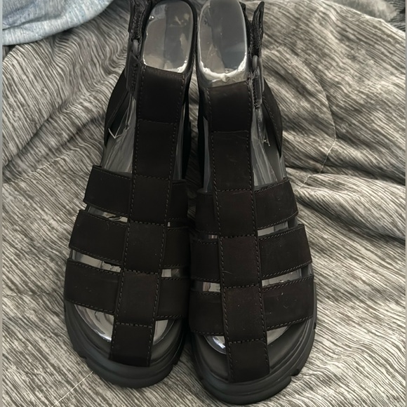 UGG ASHTON STRAPPY PLATFORM SANDALS -BLACK NUBUK -WOMEN US 6.5 - Picture 10 of 10